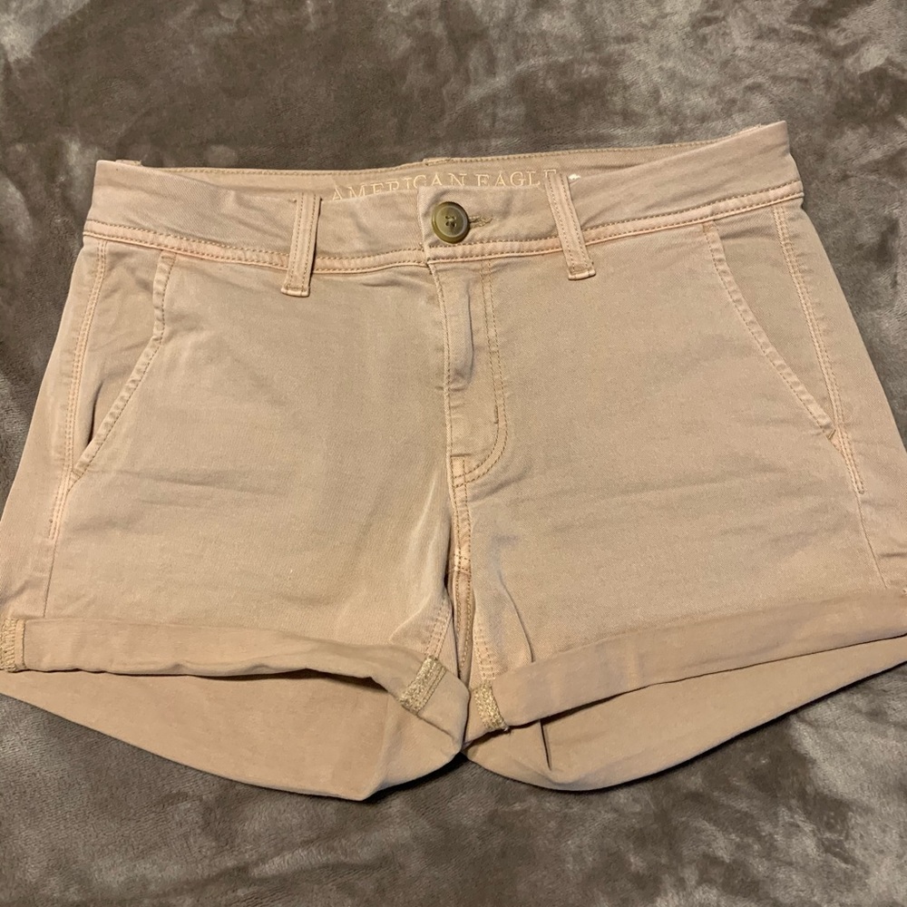 New without tags American Eagle shorts.